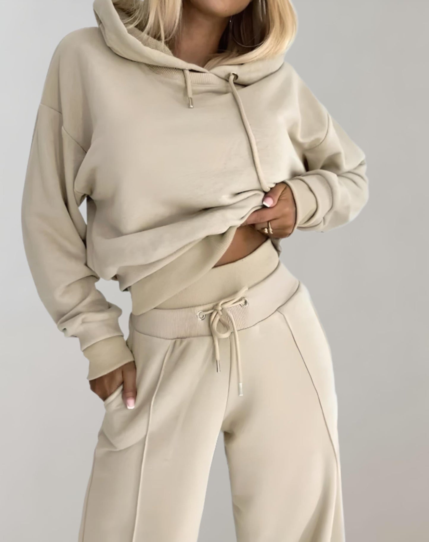 Women’s 2-Piece Hoodie Tracksuit Set